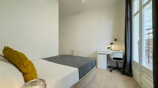 Rooms in Barcelona Ciutat Vella - photo 3