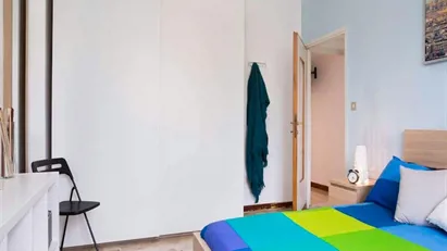 Room for rent in Milano Zona 6 - Barona, Lorenteggio, Milan