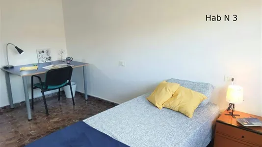 Rooms in Paterna - photo 4