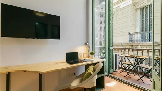 Rooms in Barcelona Ciutat Vella - photo 5