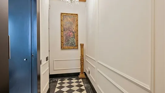 Apartments in Barcelona Ciutat Vella - photo 9
