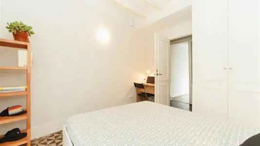 Rooms in Barcelona Ciutat Vella - photo 2