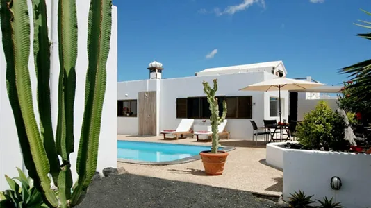 Houses in Teguise - photo 4