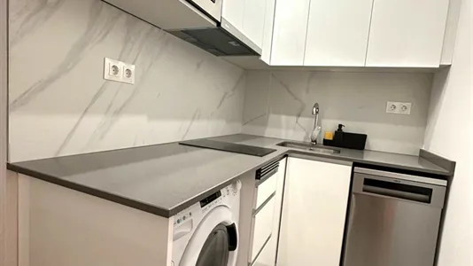 Rooms in Barcelona Eixample - photo 9