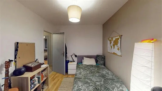 Rooms in Saint-Julien-en-Genevois - photo 2