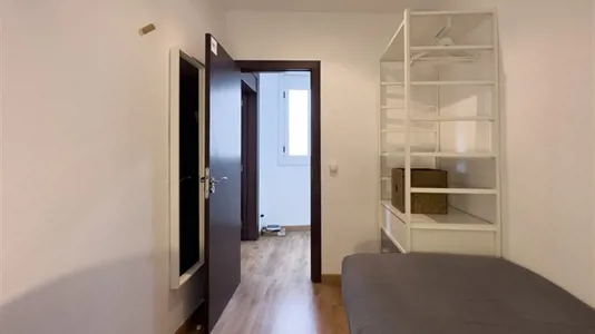 Rooms in Barcelona Ciutat Vella - photo 2