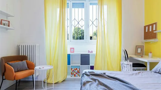 Rooms in Milano Zona 8 - Fiera, Gallaratese, Quarto Oggiaro - photo 2