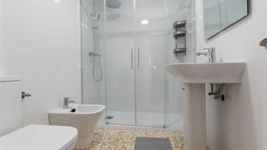 Rooms in Málaga - photo 8