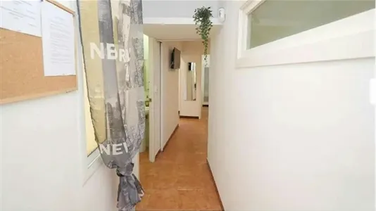 Rooms in Barcelona Ciutat Vella - photo 5