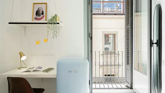 Rooms in Madrid Centro - photo 9