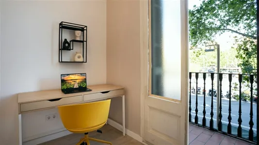 Rooms in Barcelona Eixample - photo 5