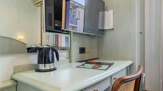 Rooms in Novara - photo 3