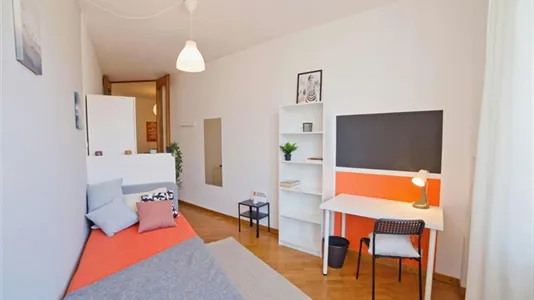 Rooms in Lecco - photo 1