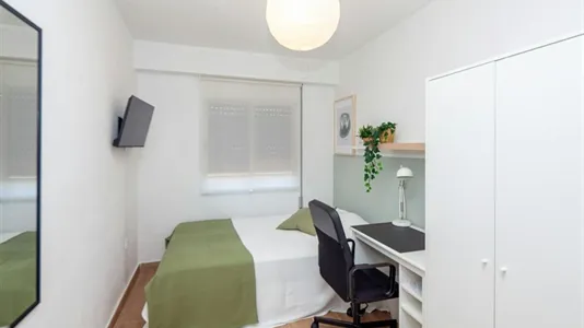 Rooms in Valencia Extramurs - photo 1