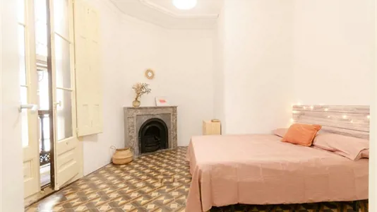 Rooms in Barcelona Ciutat Vella - photo 2