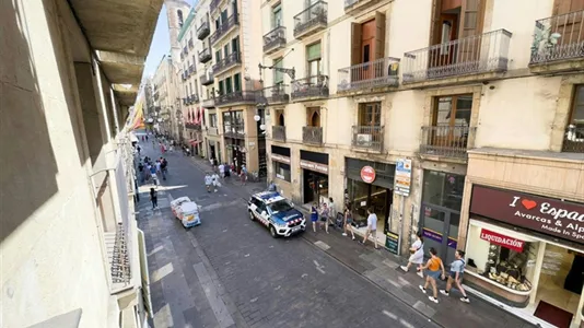 Rooms in Barcelona Ciutat Vella - photo 4