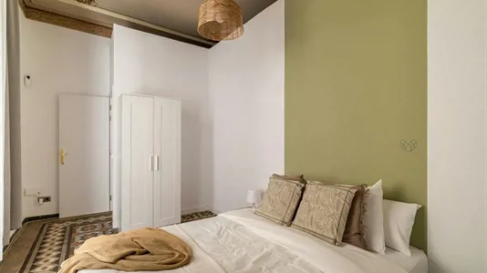 Rooms in Barcelona Ciutat Vella - photo 2