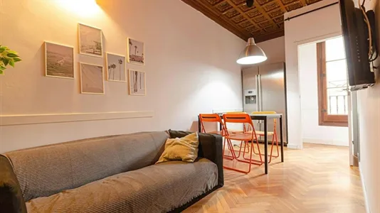 Rooms in Barcelona Ciutat Vella - photo 8