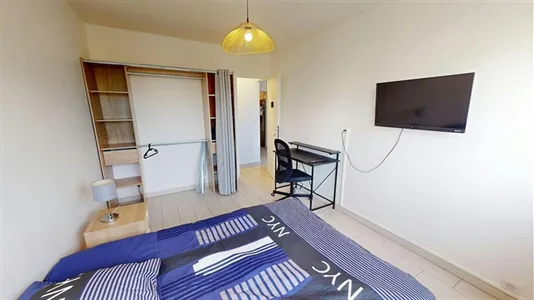 Rooms in Saint-Julien-en-Genevois - photo 5