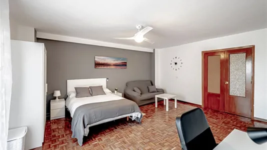 Rooms in Alcalá de Henares - photo 3