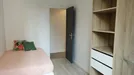 Room for rent, Lyon, Auvergne-Rhône-Alpes, &lt;span class=&quot;blurred street&quot; onclick=&quot;ProcessAdRequest(13775287)&quot;&gt;&lt;span class=&quot;hint&quot;&gt;See streetname&lt;/span&gt;[xxxxxxxxxxxxx]&lt;/span&gt;