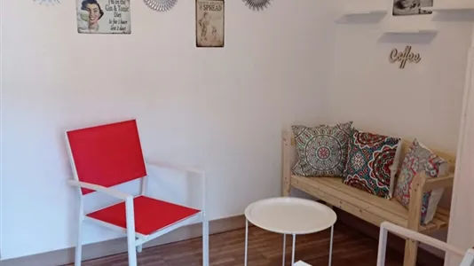 Rooms in Jaén - photo 9
