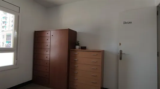 Rooms in Sabadell - photo 9