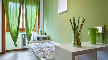 Room for rent in Milano Zona 9 - Porta Garibaldi, Niguarda, Milan