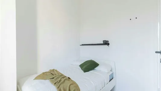 Rooms in Milano Zona 8 - Fiera, Gallaratese, Quarto Oggiaro - photo 2