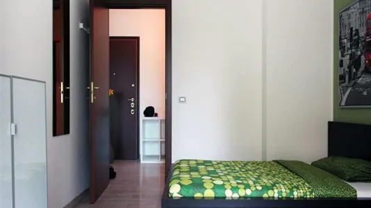 Rooms in Milano Zona 2 - Stazione Centrale, Gorla, Turro, Greco, Crescenzago - photo 9