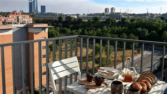 Apartments in El Encinar de los Reyes - photo 1