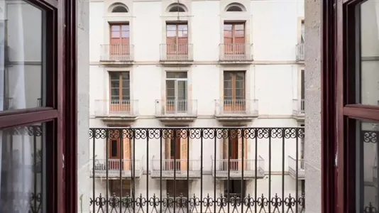 Rooms in Barcelona Ciutat Vella - photo 3