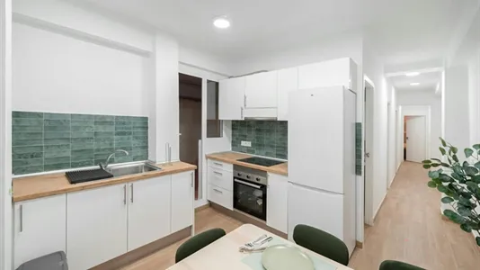 Rooms in Málaga - photo 9