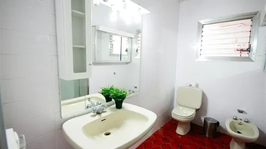 Rooms in Barcelona Eixample - photo 10