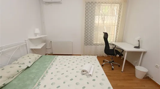 Rooms in Piraeus - photo 8