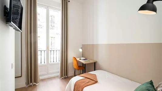 Rooms in Madrid Centro - photo 8
