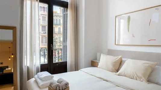 Rooms in Barcelona Ciutat Vella - photo 2