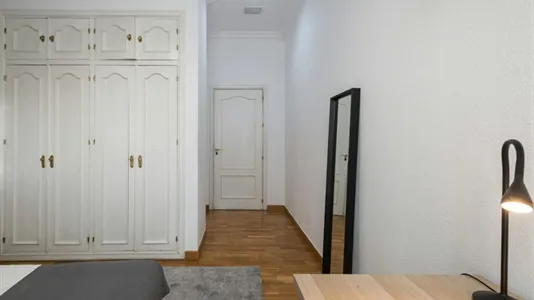 Rooms in Madrid Centro - photo 4