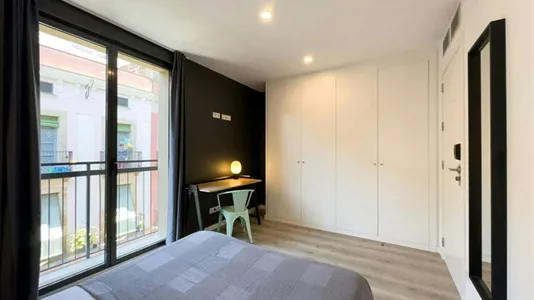 Rooms in Barcelona Ciutat Vella - photo 3