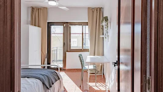 Rooms in Benimamet - photo 1