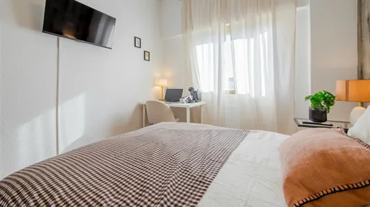 Rooms in Madrid Retiro - photo 4