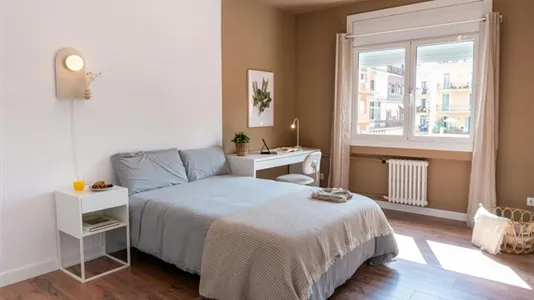 Rooms in Barcelona Eixample - photo 1