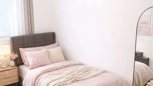 Rooms in Barcelona Sant Martí - photo 2