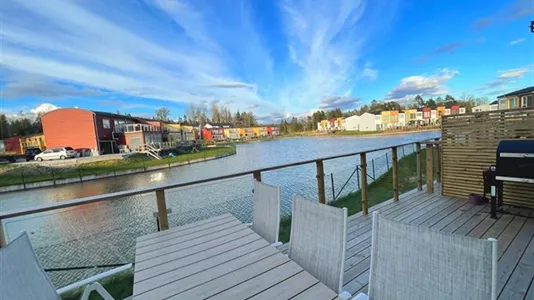 Houses in Södertälje - photo 3