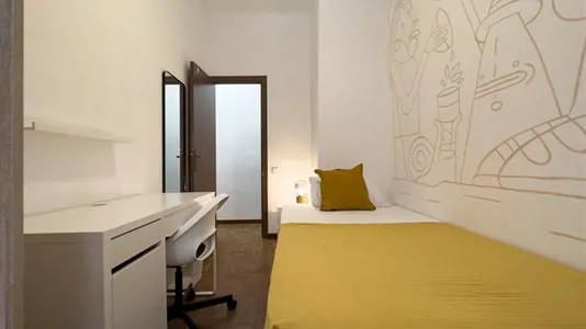 Rooms in Barcelona Ciutat Vella - photo 1