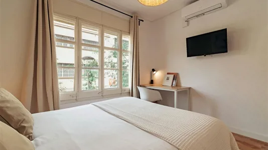 Rooms in Barcelona Eixample - photo 2