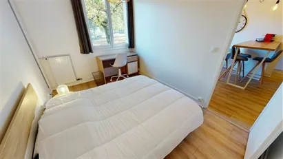 Room for rent in Grenoble, Auvergne-Rhône-Alpes