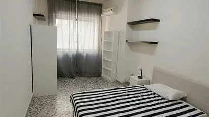 Room for rent in Bari, Puglia