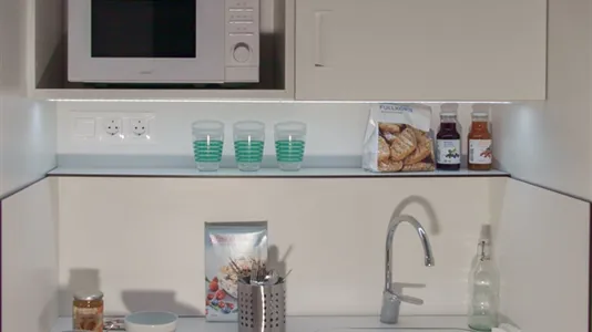 Rooms in Barcelona Ciutat Vella - photo 4