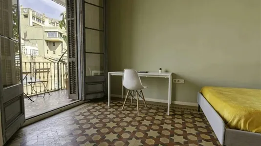 Rooms in Barcelona Eixample - photo 4